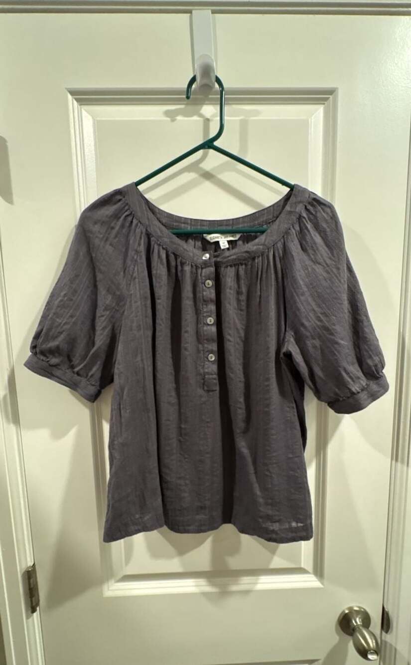Elizabeth and James Gray Textured Cotton Off-Shoulder Button-Down Top Size M